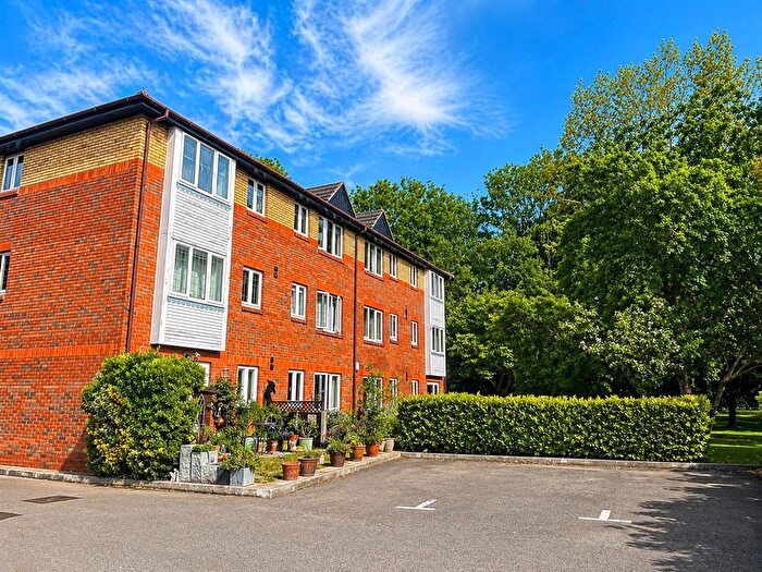 2 Bedroom Flat For Sale In Dover Gardens, Carshalton, SM5