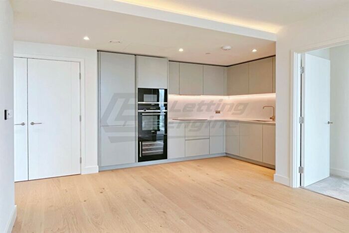 2 Bedroom Apartment To Rent In Harcourt Tower, Tower Hamlets, E14