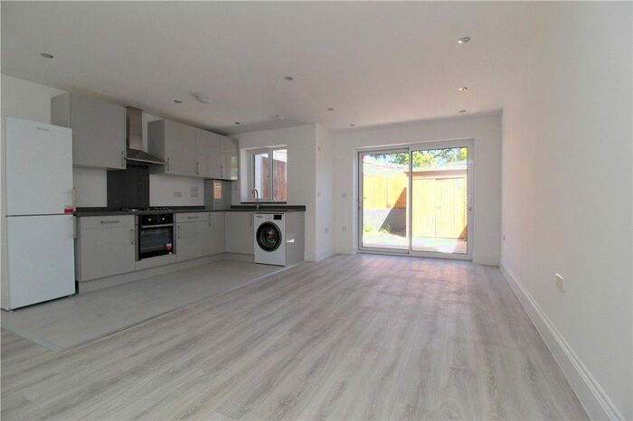 1 Bedroom Flat To Rent In Rosewood Avenue, Greenford, UB6