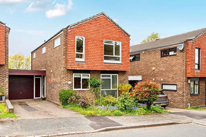 4 Bedroom Detached House For Sale In Ashcroft Rise, Coulsdon, CR5