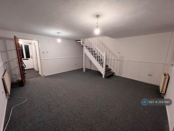 3 Bedroom Terraced House To Rent In Beaufort Court, Cadle, Swansea, SA5