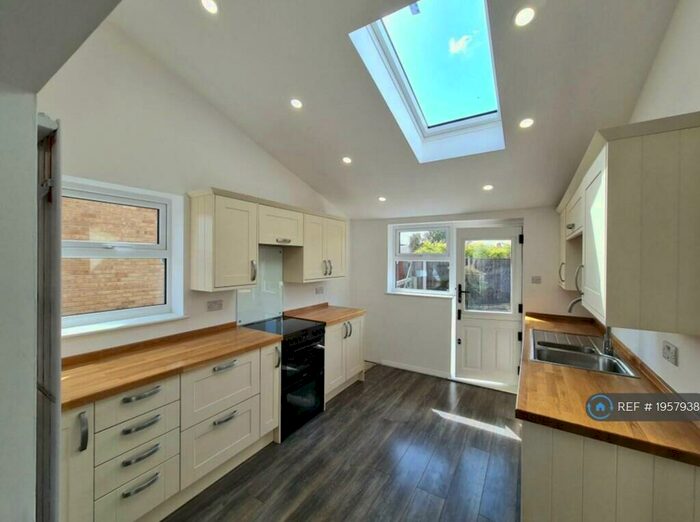 3 Bedroom Semi-Detached House To Rent In Empingham Road, Stamford, PE9