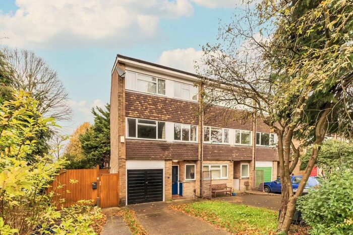 1 Bedroom Flat To Rent In Elmcroft Close, Eaton Rise, London, W5