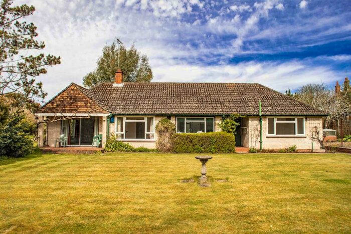 3 Bedroom Detached House To Rent In Manor Field, Goring On Thames, RG8