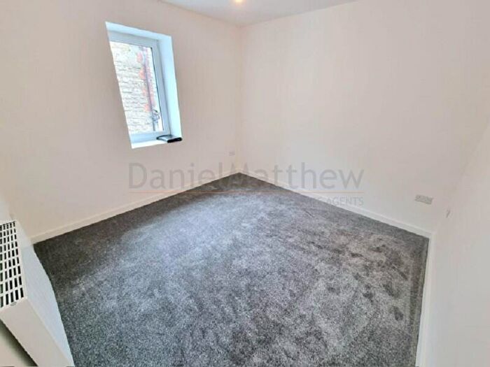 3 Bedroom Flat To Rent In High Street, Barry, The Vale Of Glamorgan., CF62