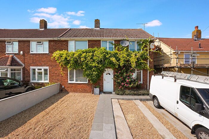 3 Bedroom Semi-detached House For Sale In Romany Road, Gillingham, ME8
