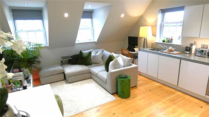 2 Bedroom Apartment To Rent In Crown Street, Brentwood, Essex, CM14