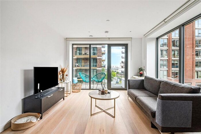 1 Bedroom Apartment To Rent In Fairwater House, Bonnet Street, London, E16
