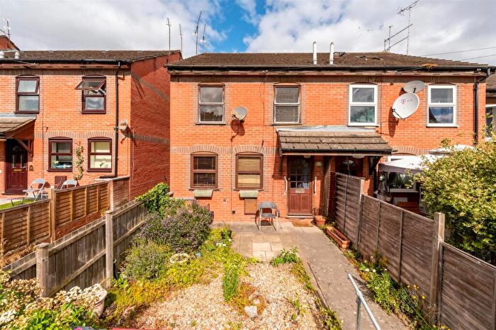 1 Bedroom Terraced House For Sale In St. Georges Road, Reading, RG30