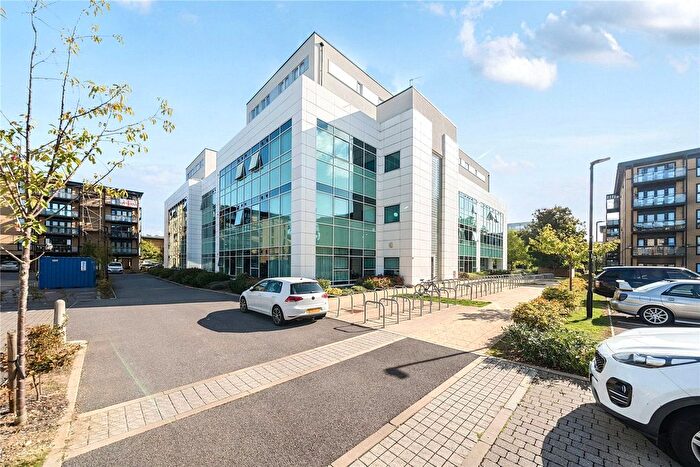 2 Bedroom Flat For Sale In Bessemer Road, Welwyn Garden City, Hertfordshire, AL7