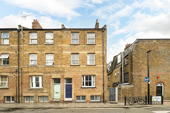 3 Bedroom Flat To Rent In Settles Street, Algate East, E1