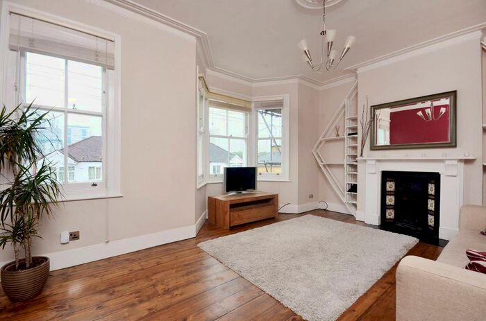2 Bedroom Flat To Rent In Merton Road, Wandsworth, London, SW18