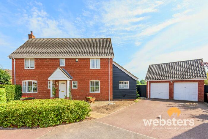 4 Bedroom Detached House For Sale In Greenacres, Little Melton, Norwich, NR9