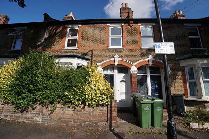 2 Bedroom Flat To Rent In Hove Ave, Walthamstow, E17