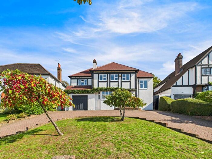 5 Bedroom Detached House For Sale In Hartley Way, Purley, CR8