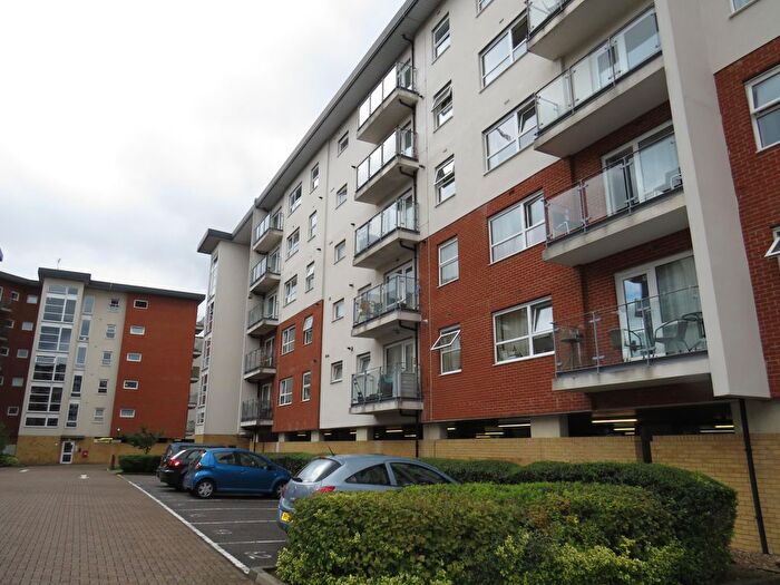 1 Bedroom Flat To Rent In Clarkson Court, Hatfield, AL10