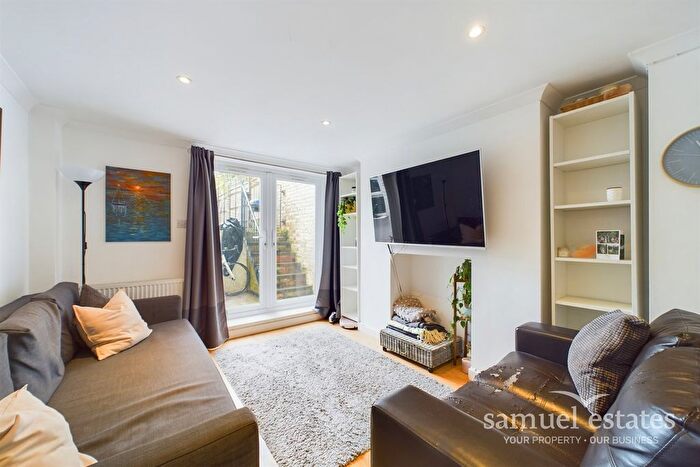 1 Bedroom Flat To Rent In Byrne Road, Balham, SW12