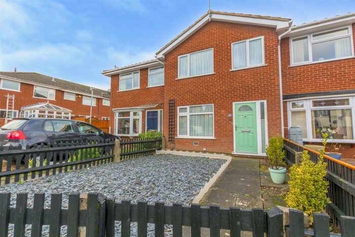 3 Bedroom Terraced House To Rent In Broad Oak Drive, Stapleford., NG9