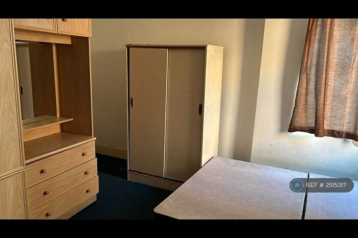 2 Bedroom Semi-Detached House To Rent In Turnpike Lane, Haringey, N8