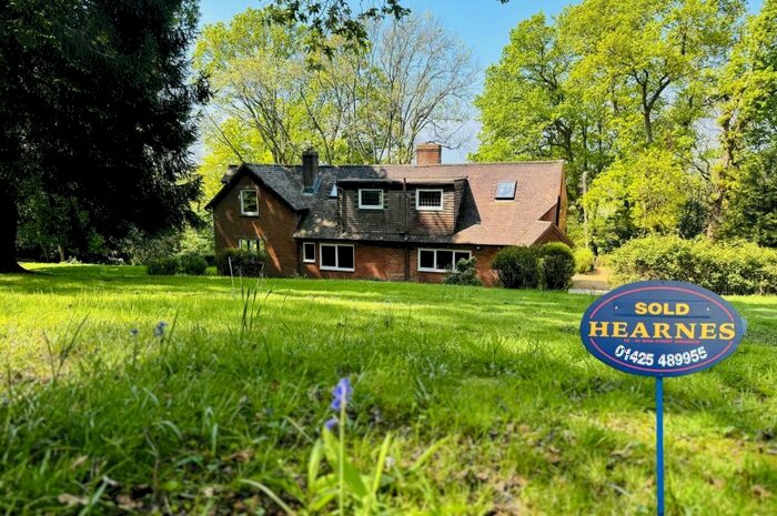 5 Bedroom Chalet For Sale In Buddle Hill, North Gorley, SP6