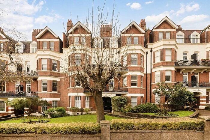 3 Bedroom Flat For Sale In Honeybourne Road, West Hampstead, NW6