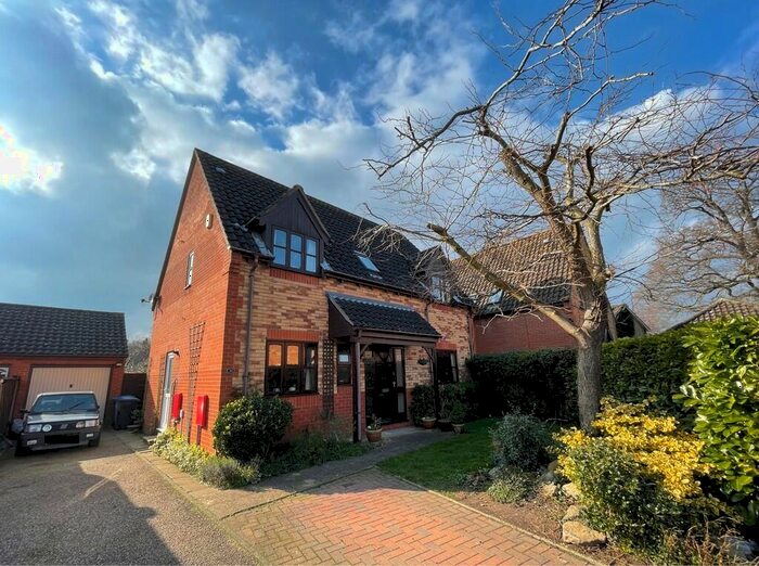 4 Bedroom Detached House For Sale In All Saints Green, Worlingham, Beccles, NR34