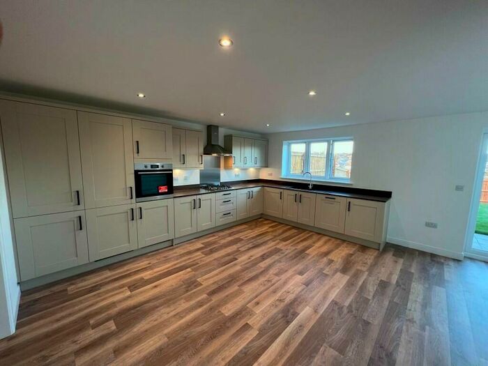 4 Bedroom Detached House For Sale In Perkins Lane, Calverton, Nottingham, NG14