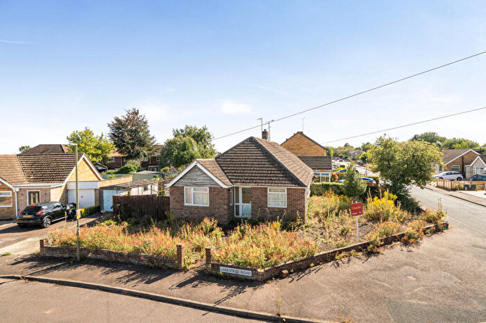 3 Bedroom Bungalow For Sale In Larksfield Road, Banbury, OX16