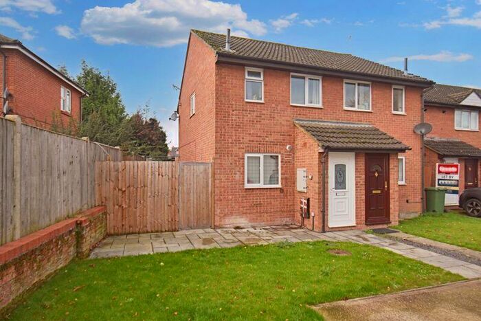 2 Bedroom Semi-Detached House To Rent In Brookvale Close, Town Centre, RG21