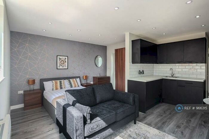 Studio To Rent In Perth Road, Ilford, IG2