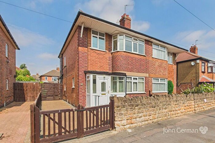 3 Bedroom Semi-Detached House For Sale In Middle Avenue, Loughborough, LE11