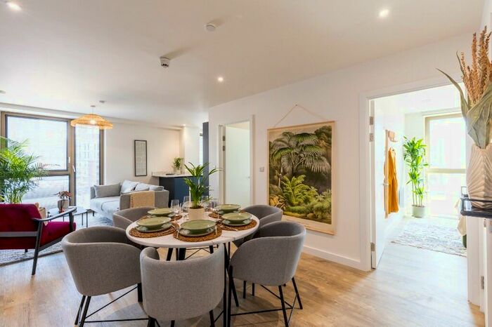 3 Bedroom Flat To Rent In Flat, Kangaroo Works, Rockingham Street, Sheffield, S1