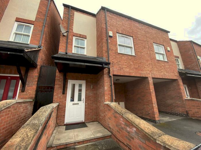 4 Bedroom House To Rent In Eastleigh Road, Leicester, LE3
