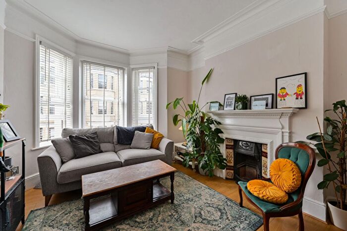 2 Bedroom Flat To Rent In Mowll Street, Oval, London, SW9