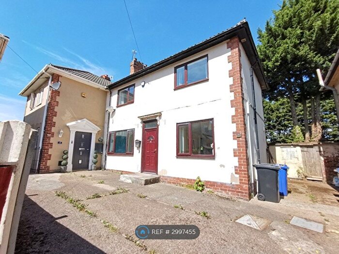 3 Bedroom Semi Detached House To Rent In Markham Square, Doncaster, DN12