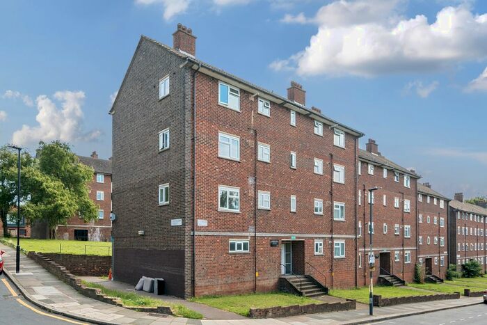 1 Bedroom Flat To Rent In Church Hill, London, SE18