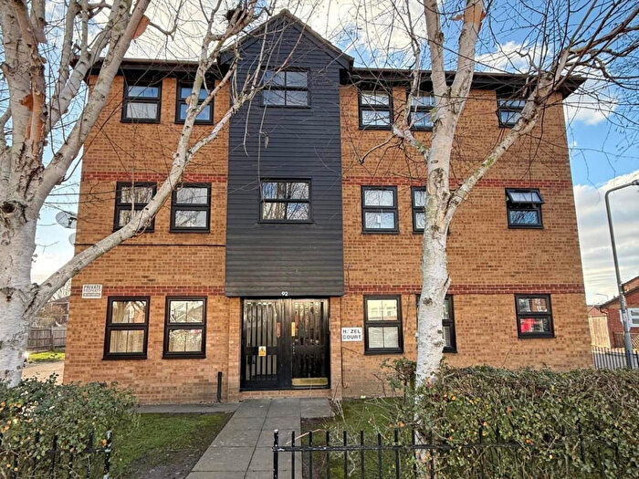 1 Bedroom Flat For Sale In Manford Way, Chigwell, IG7