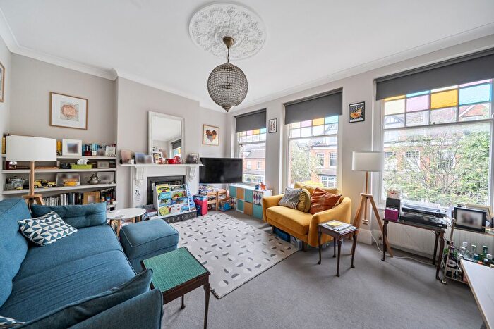 3 Bedroom Flat For Sale In Nelson Road, London, N8
