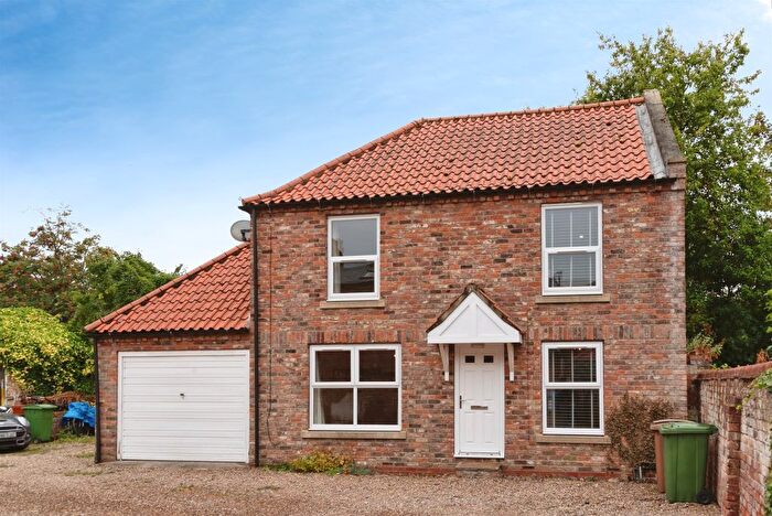 2 Bedroom Detached House For Sale In Lord Roberts Road, Beverley, HU17