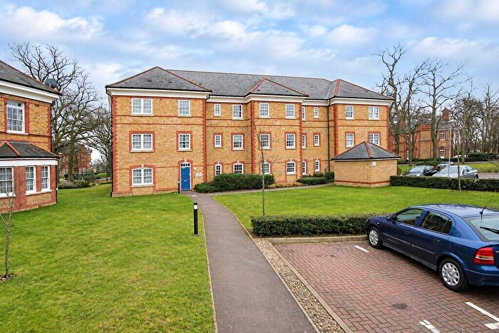 2 Bedroom Apartment To Rent In Blackwell Close, Winchmore Hill, N21