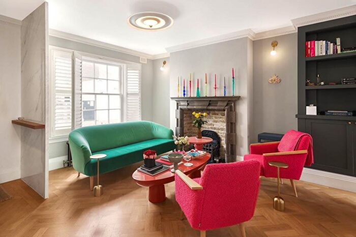 3 Bedroom Property For Sale In Montpelier Place, London, SW7