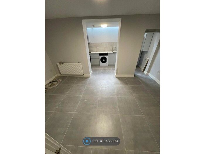 1 Bedroom Flat To Rent In Caledonian Road, London, N1