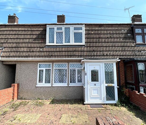 3 Bedroom Terraced House For Sale In Chigwell View, Romford, RM5