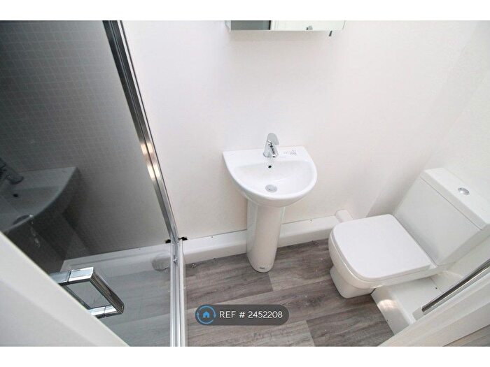 2 Bedroom Flat To Rent In Kingston Road, Portsmouth, PO2