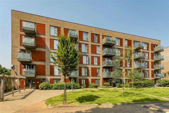 2 Bedroom Flat To Rent In Flowers Close, London, NW2