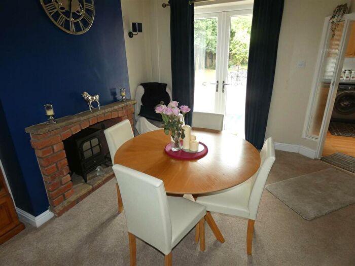 2 Bedroom End Of Terrace House For Sale In Kirkham Road, Freckleton, Preston, PR4