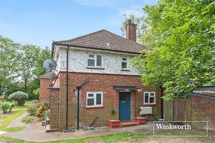 1 Bedroom Flat To Rent In Graywood Court, North Finchley, London, N12