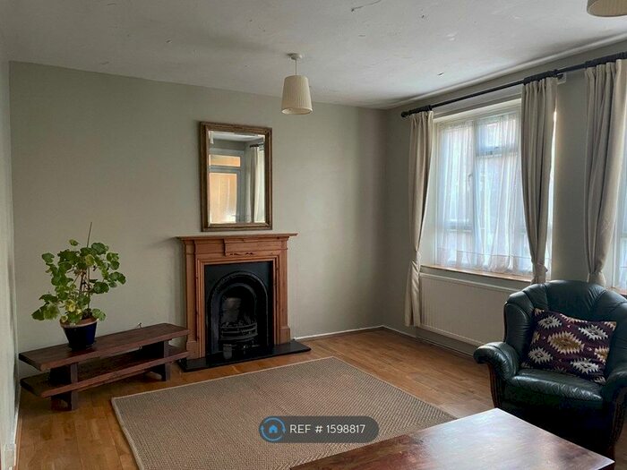 3 Bedroom Flat To Rent In Stoke Newington, London, N16