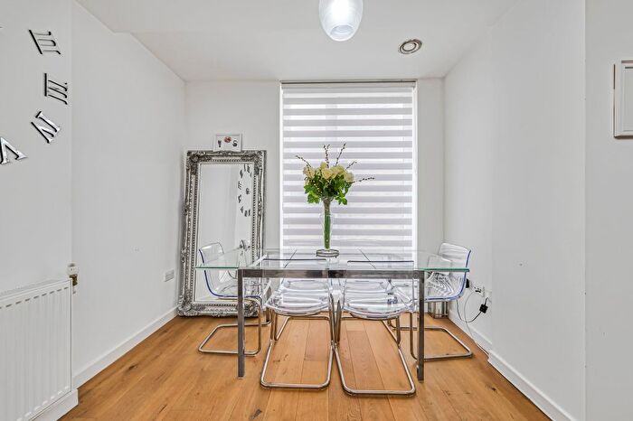 1 Bedroom Flat For Sale In Amelia Street, London, SE17