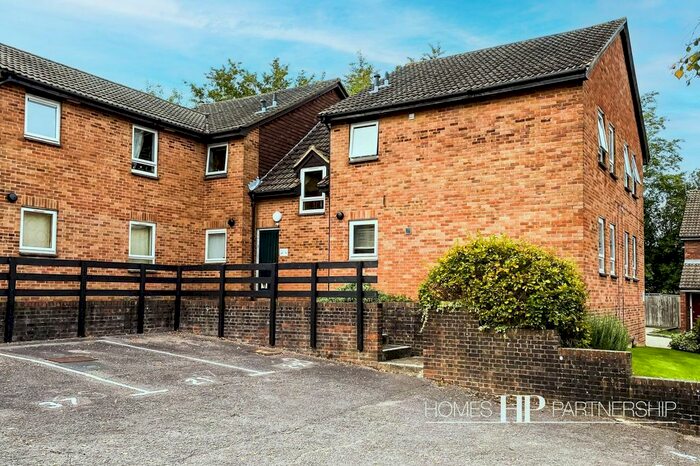 1 Bedroom Studio To Rent In Hillingdale, Crawley, RH11